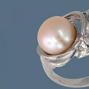 Warum träumen Sie von einem Ring mit Perlen?