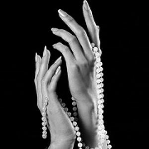 If you see Pearls in a dream, what does it mean?